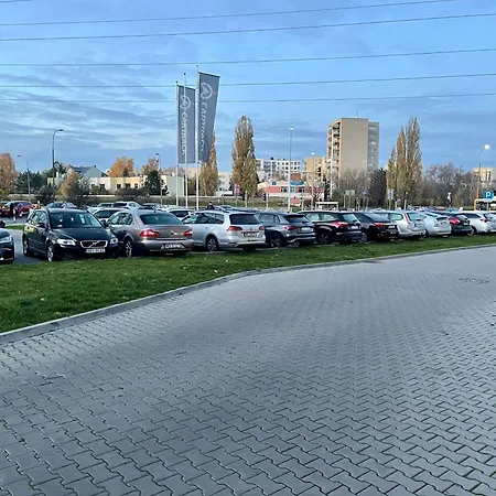 アパート Time&house Pileckiego Przy Centrum Onkologi I Klinice Novum Na Wylacznosc Pokoj,sypialnia,lozko, Lazienka,kuchnia