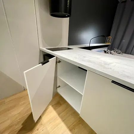 公寓 Time&house Pileckiego Przy Centrum Onkologi I Klinice Novum Na Wylacznosc Pokoj,sypialnia,lozko, Lazienka,kuchnia *