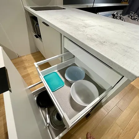 Time&house Pileckiego Przy Centrum Onkologi I Klinice Novum Na Wylacznosc Pokoj,sypialnia,lozko, Lazienka,kuchnia