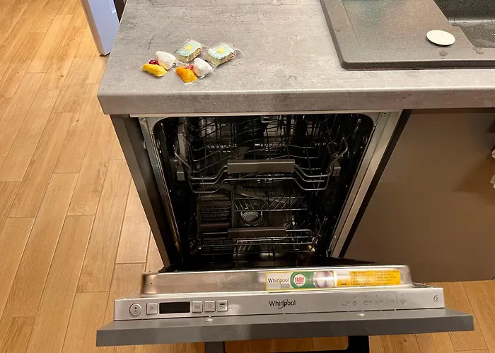 Time&house Pileckiego Przy Centrum Onkologi I Klinice Novum Na Wylacznosc Pokoj,sypialnia,lozko, Lazienka,kuchnia Lägenhet