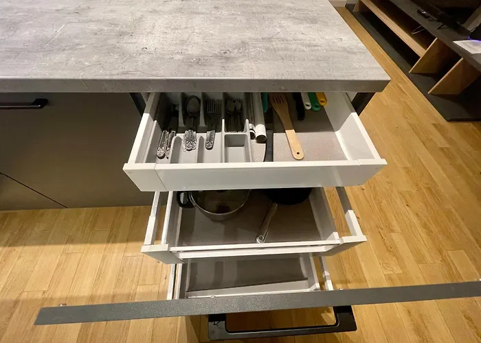 Lägenhet Time&house Pileckiego Przy Centrum Onkologi I Klinice Novum Na Wylacznosc Pokoj,sypialnia,lozko, Lazienka,kuchnia Warszawa