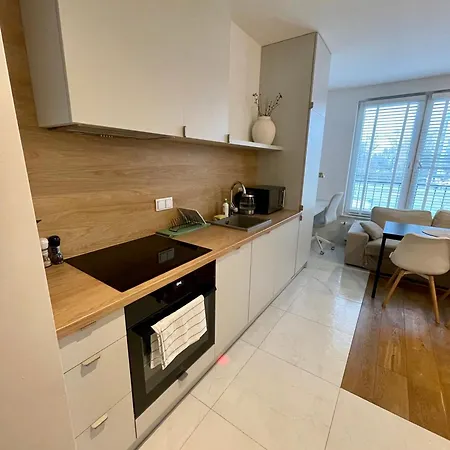 Time&house Pileckiego Przy Centrum Onkologi I Klinice Novum Na Wylacznosc Pokoj,sypialnia,lozko, Lazienka,kuchnia דירה