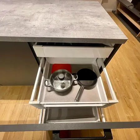 Time&house Pileckiego Przy Centrum Onkologi I Klinice Novum Na Wylacznosc Pokoj,sypialnia,lozko, Lazienka,kuchnia شقة