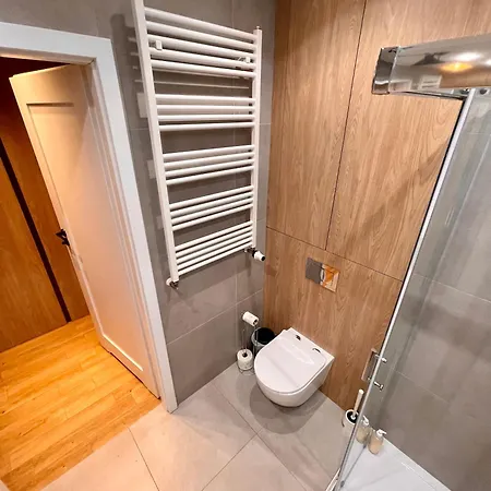 Apartment Time&house Pileckiego Przy Centrum Onkologi I Klinice Novum Na Wylacznosc Pokoj,sypialnia,lozko, Lazienka,kuchnia *