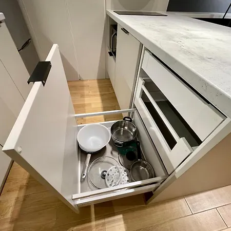 شقة Time&house Pileckiego Przy Centrum Onkologi I Klinice Novum Na Wylacznosc Pokoj,sypialnia,lozko, Lazienka,kuchnia *