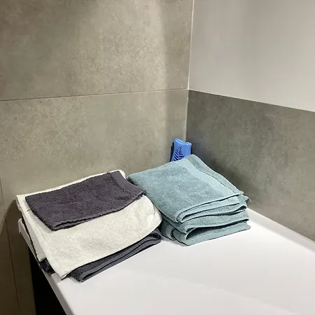 Time&house Pileckiego Przy Centrum Onkologi I Klinice Novum Na Wylacznosc Pokoj,sypialnia,lozko, Lazienka,kuchnia דירה *