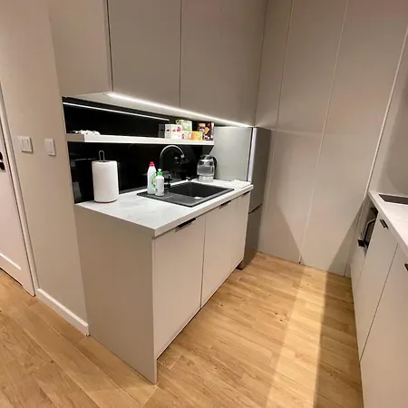 Time&house Pileckiego Przy Centrum Onkologi I Klinice Novum Apartament Na Wylacznosc Pokoj,sypialnia,lozko, Lazienka,kuchnia *