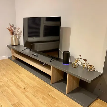 Time&house Pileckiego: Exclusive Near Oncology Center Apartment Warsaw